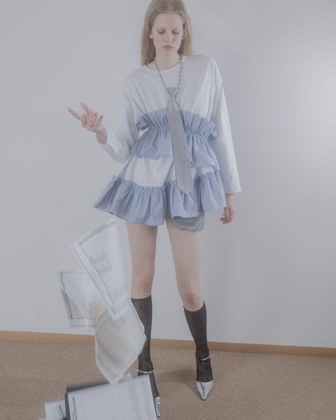 SORIN ホワイト バックレースアップシャツ